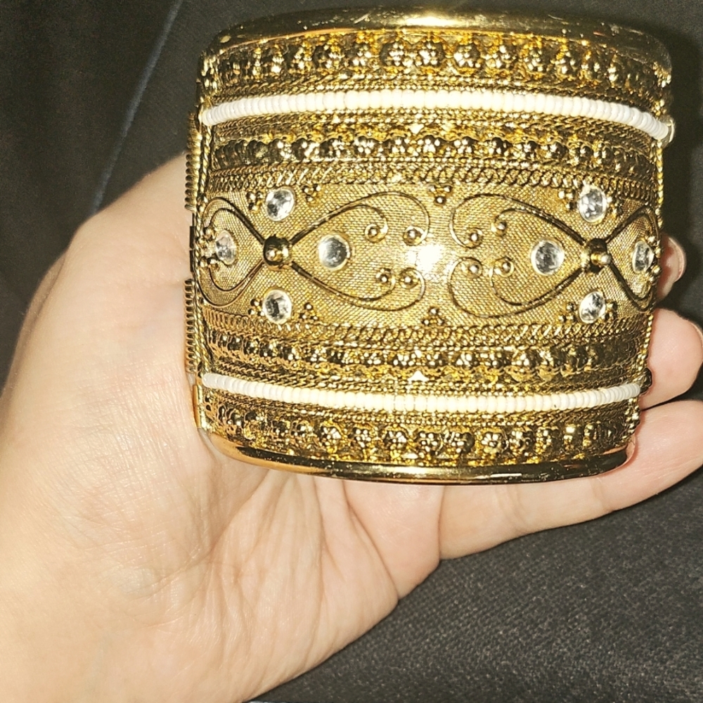 COPY - EUC Lisa Gruver Elegant Gold and Silver Bracelet